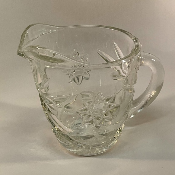 Vintage Anchor Hocking Pressed Glass Creamer Pitcher Star Pattern 4" - Picture 1 of 4